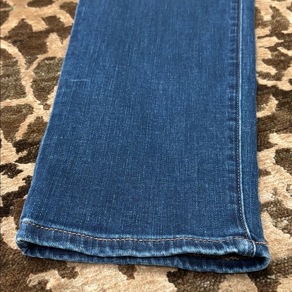 White House Black Market WHBM Mid-Rise Slim Everyday Soft Jeans - Picture 4 of 7